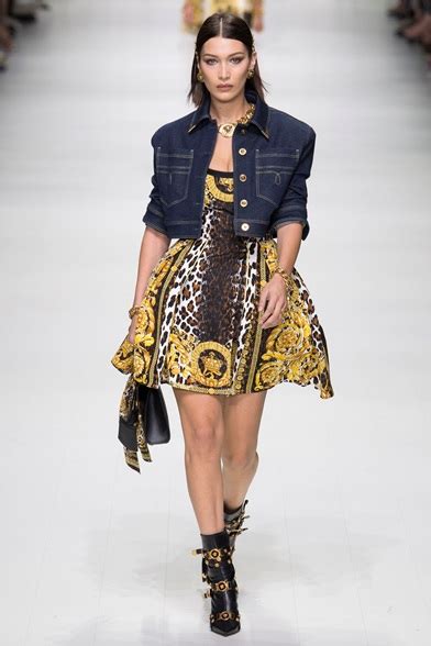 sfilata versace milano settembre 2018|Versace: la sfilata Primavera.